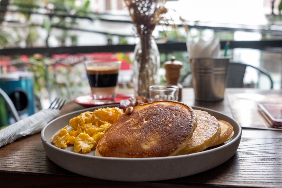 Traditional pancake breakfast in Hanoi | Barbara Cameron Pix | Food & Travel Photographer